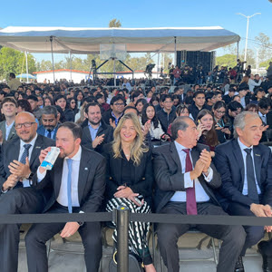 Representantes de AMITI y empresas tecnológicas presentes en el evento de lanzamiento del Centro Público de Formación en Inteligencia Artificial
